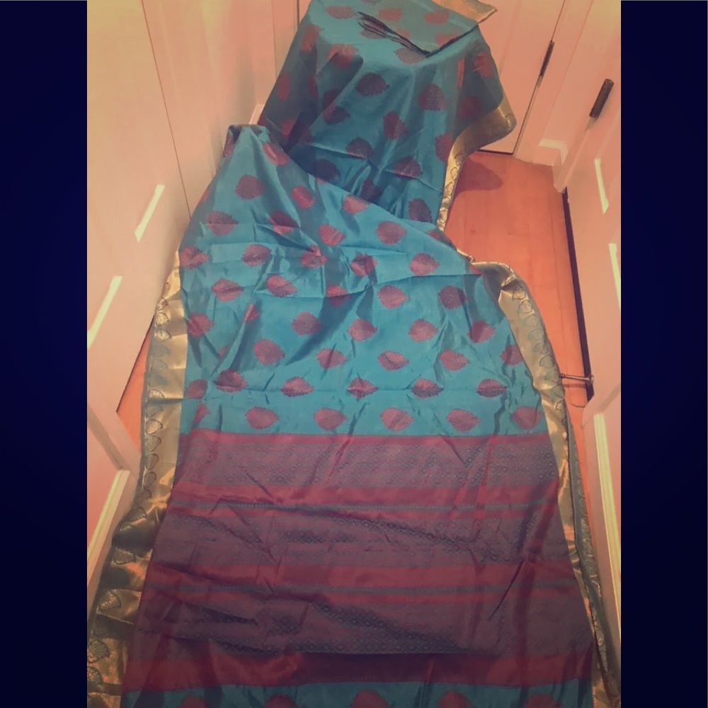Beautiful azure blue handloom Benarasi saree